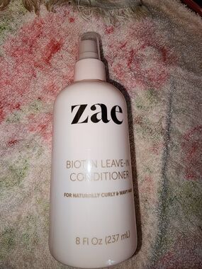 Biotin Leave-In Conditioner Spray — White